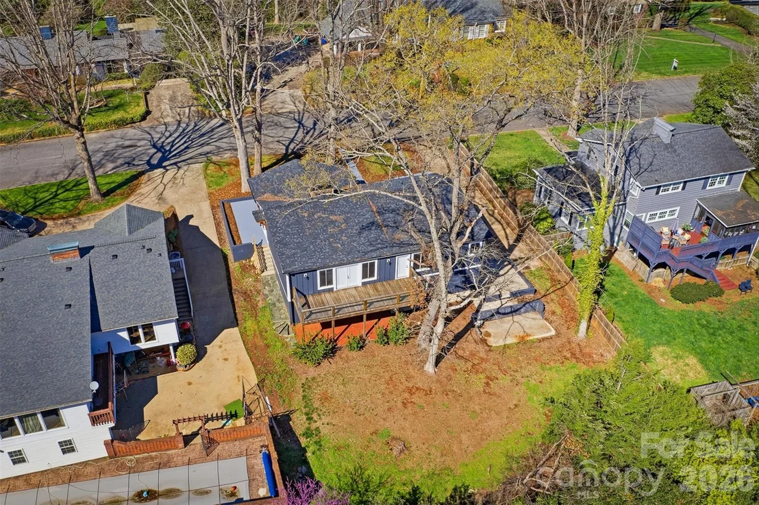 Photo of 223 W Park Drive