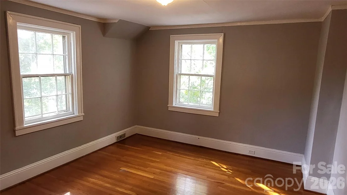 Photo of 504 Chesterfield Avenue