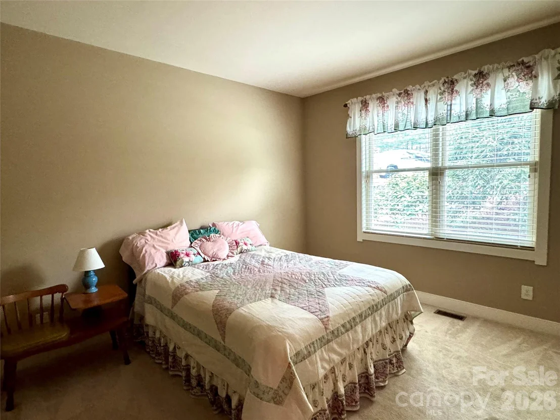 Photo of 894 Dunroy Drive