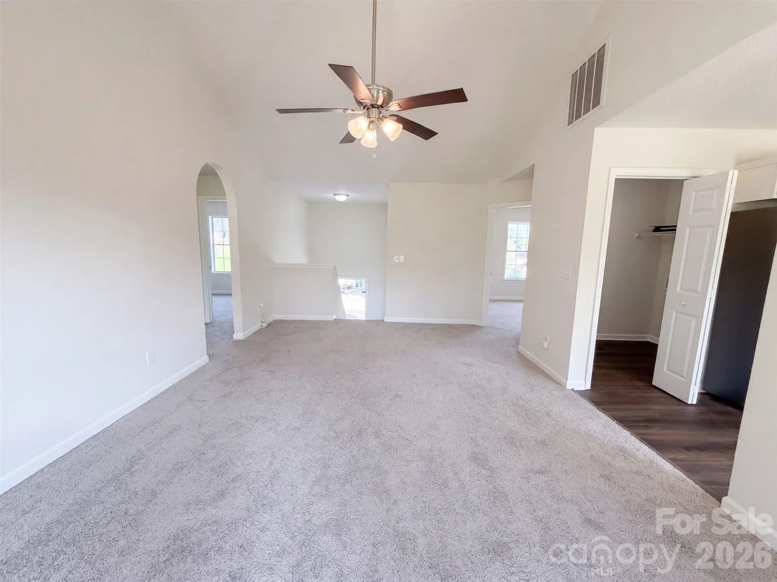 Photo of 1667 Oakview Way