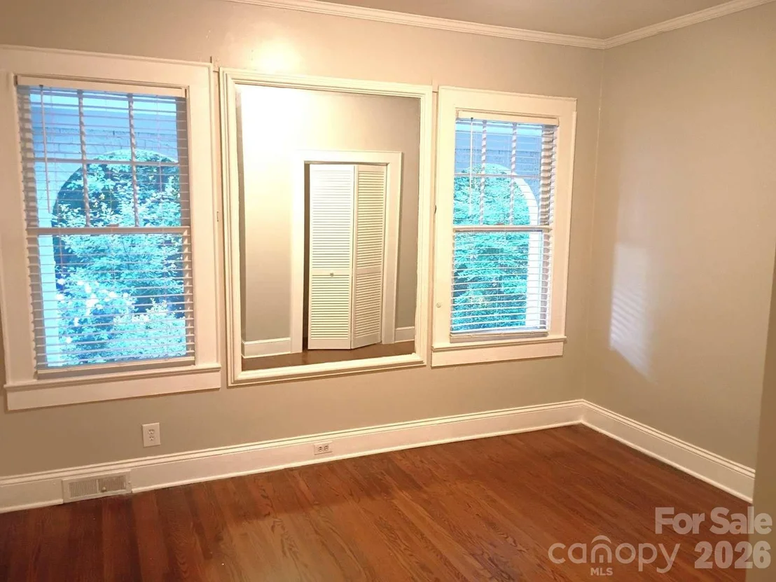 Photo of 403 N Cannon Boulevard