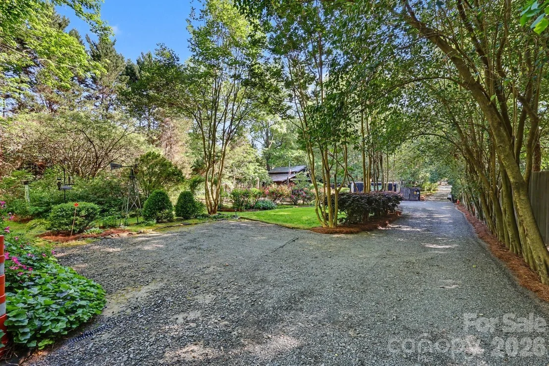 Photo of 10112 Idlewild Road