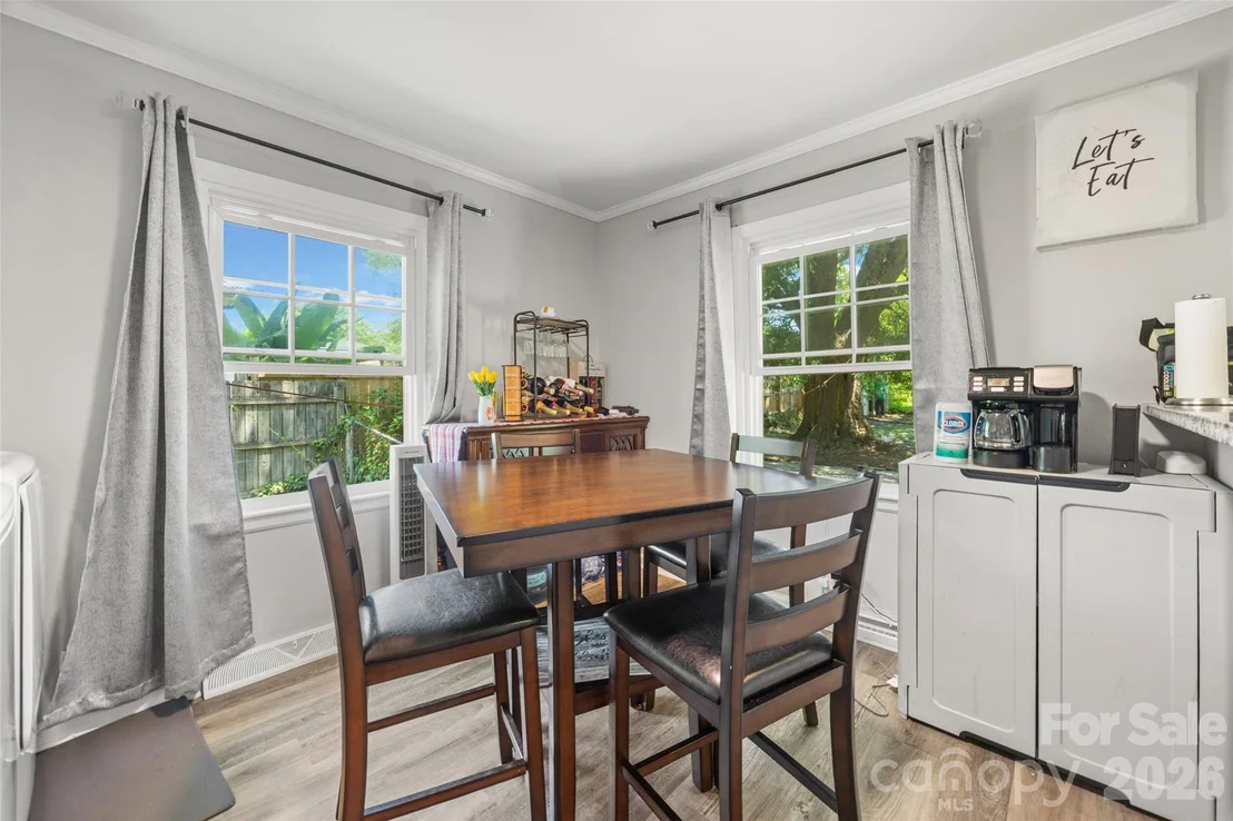 Photo of 2323 Hedgewood Circle