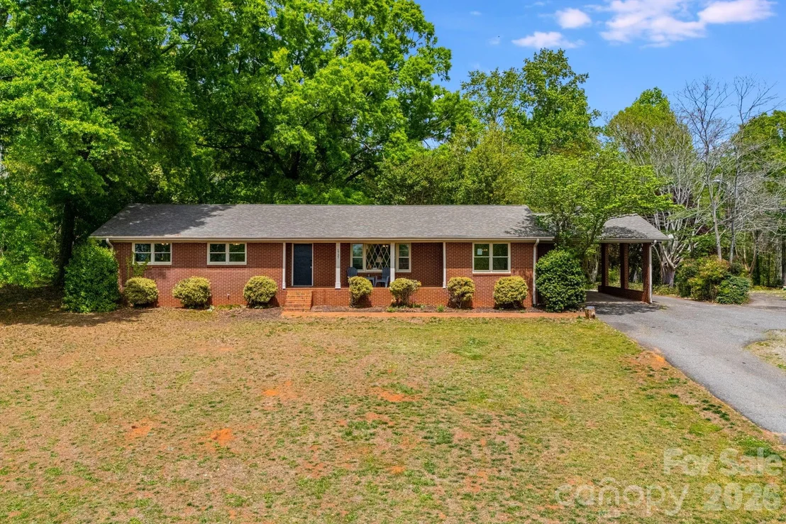 Photo of 1737 Whitesides Road