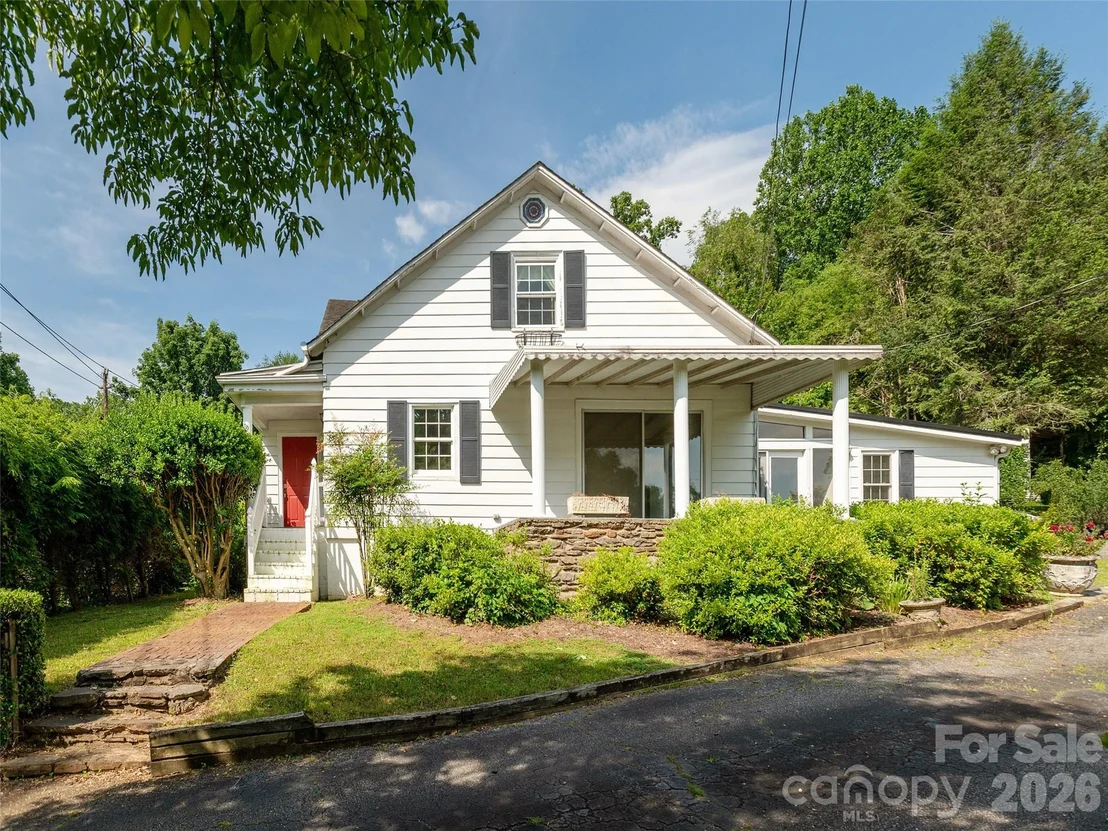 Photo of 34 Lockhart Road
