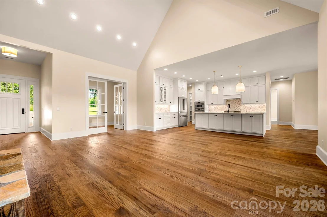 Photo of 978 Mapleton Lane