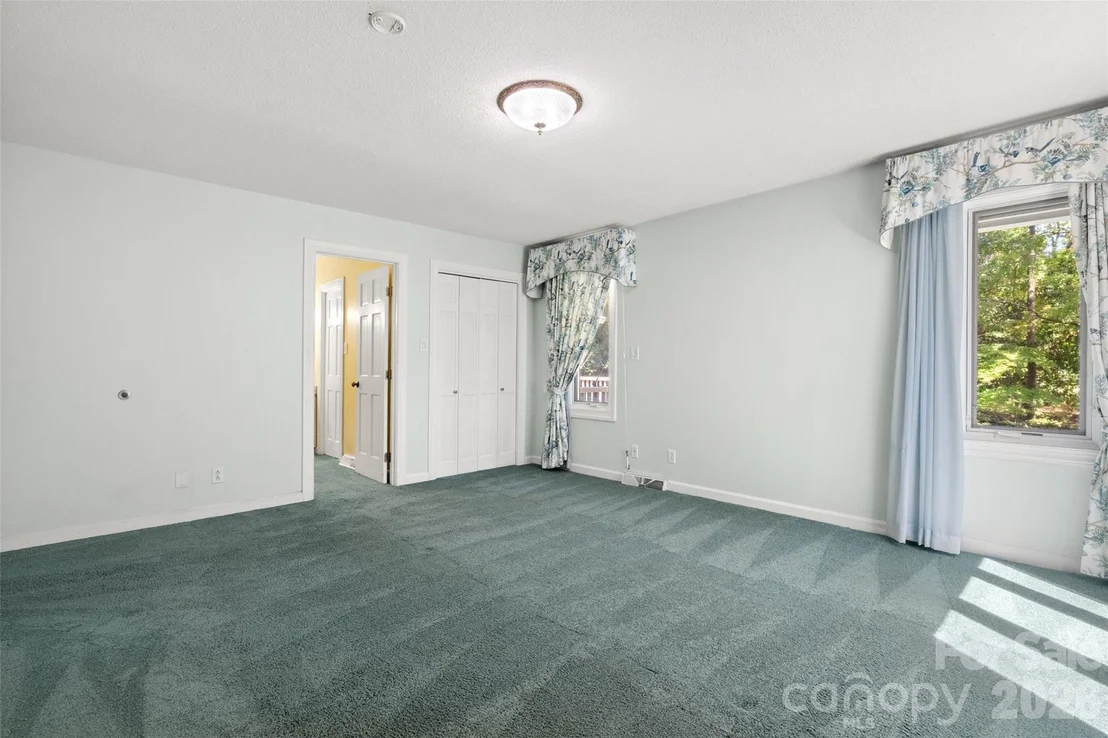 Photo of 600 Fairway Drive