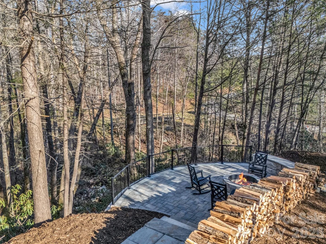 Photo of 61 Deep Gap Farm Road E