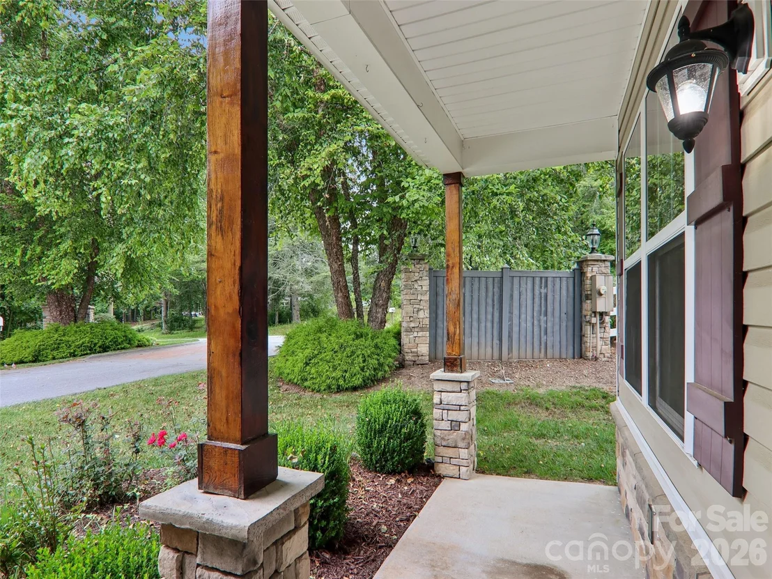Photo of 11 Eagle Pointe Way