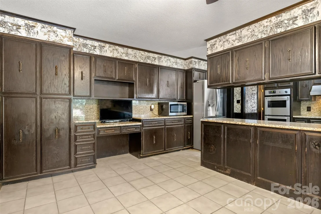 Photo of 600 Fairway Drive