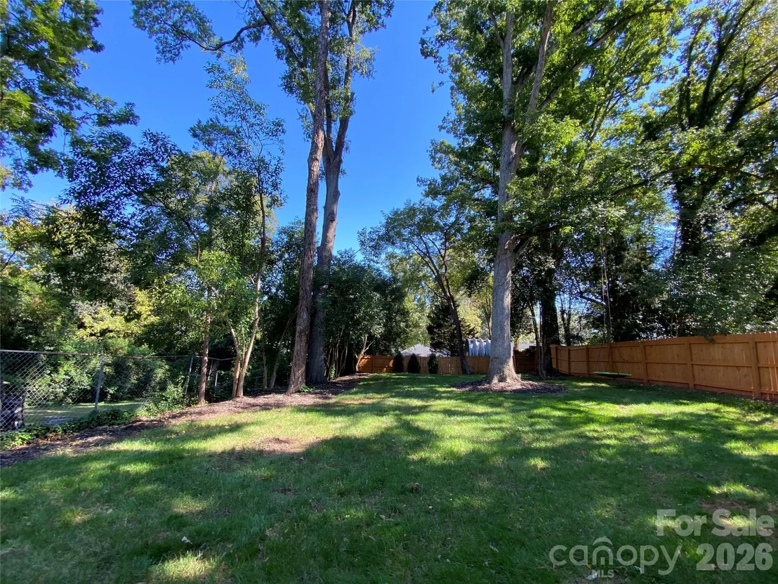 Photo of 2906 Rush Avenue