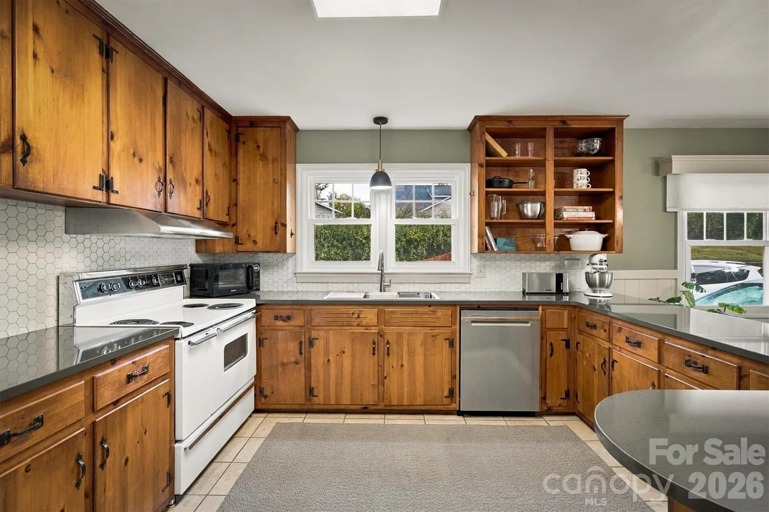 Photo of 214 Morehead Street