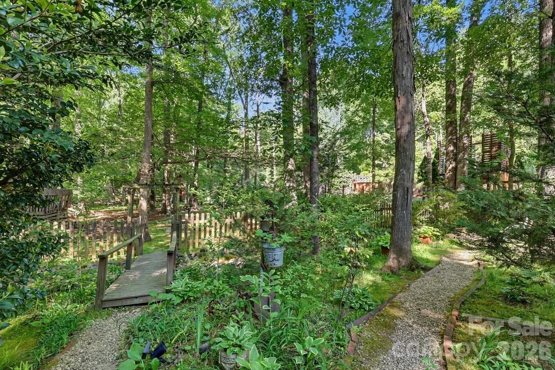 Photo of 10112 Idlewild Road
