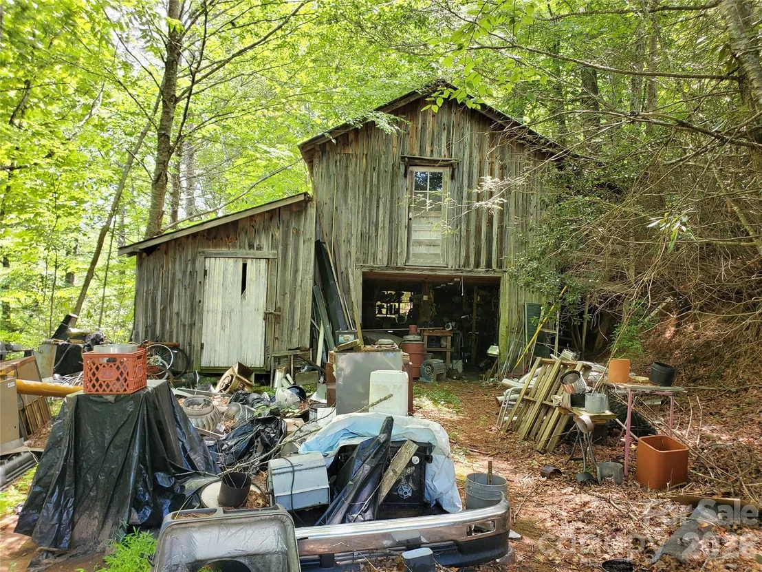 Photo of 886 Hanging Rock Road