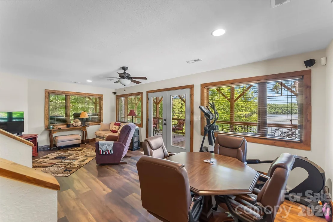 Photo of 590 Larkhaven Drive