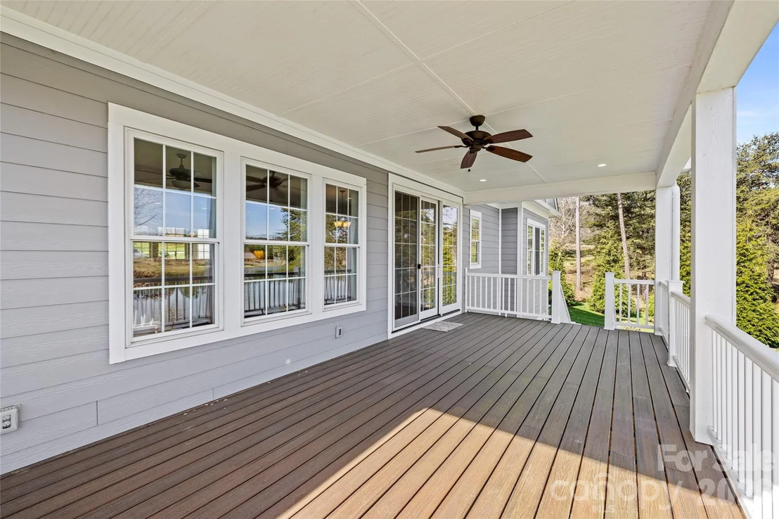 Photo of 490 Mapleton Lane