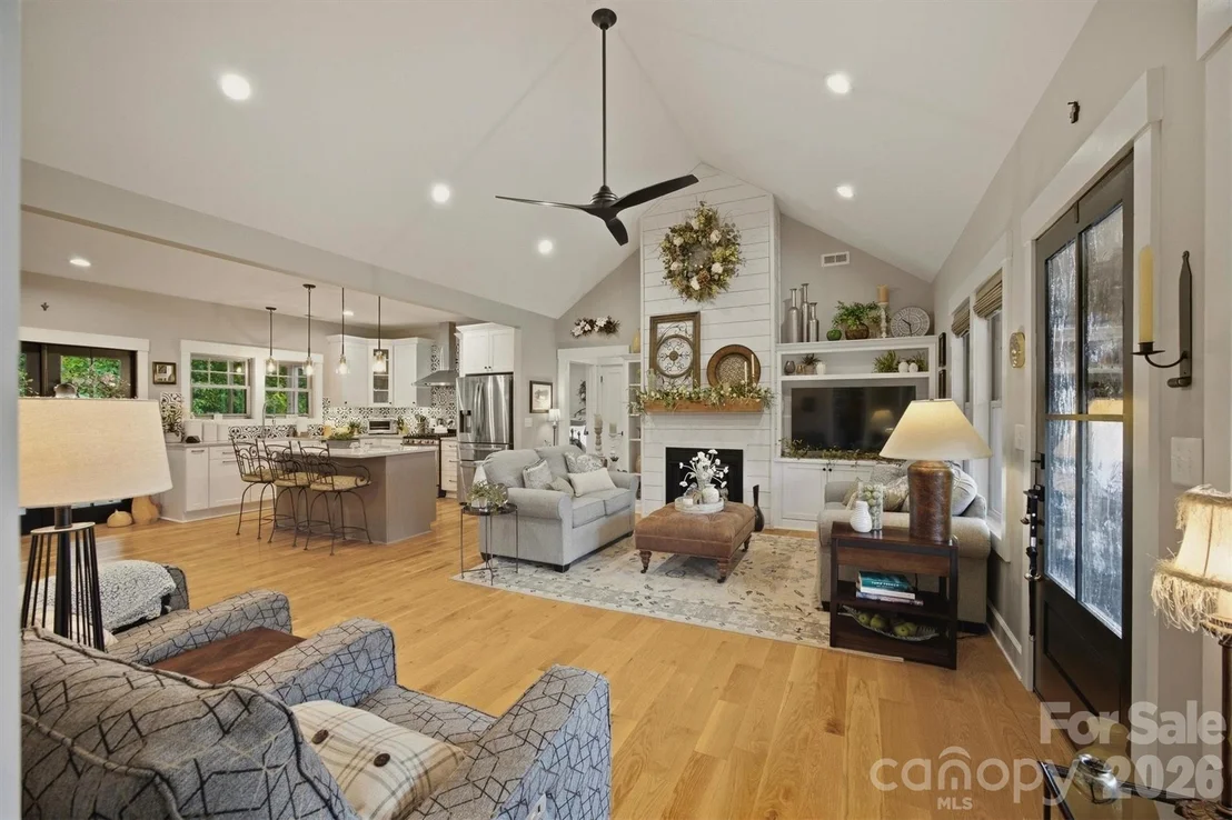 Photo of 124 Beechmont Drive