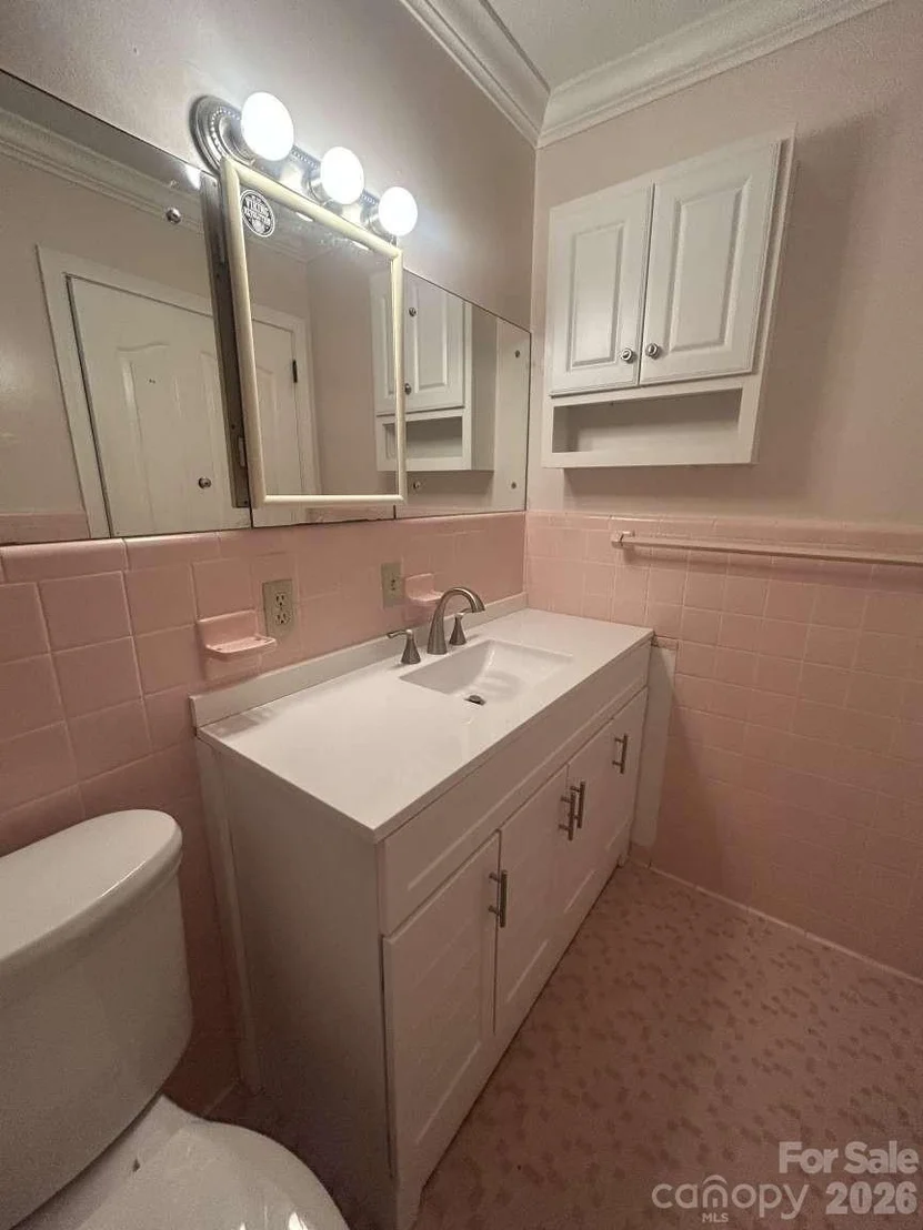 Photo of 1225 Pinebrook Circle