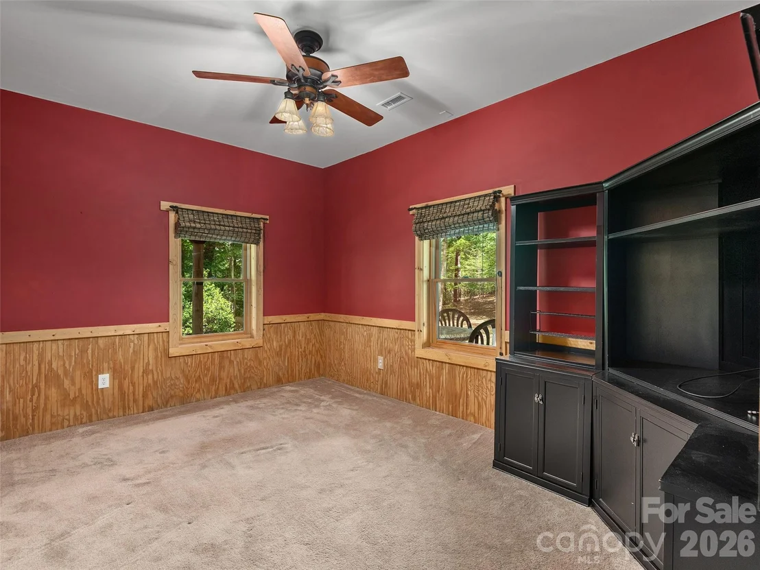 Photo of 413 Green Hills Road