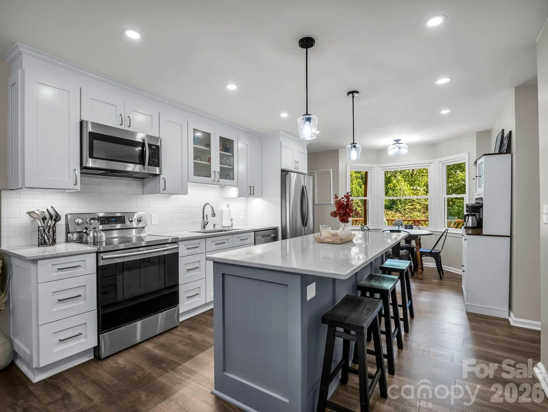 Photo of 215 Hillcrest Drive
