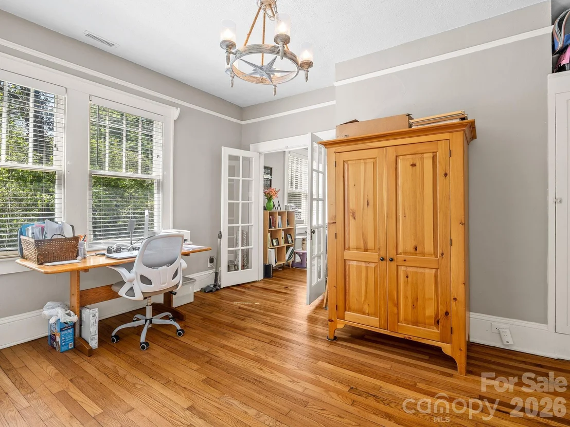 Photo of 110 Grady Avenue