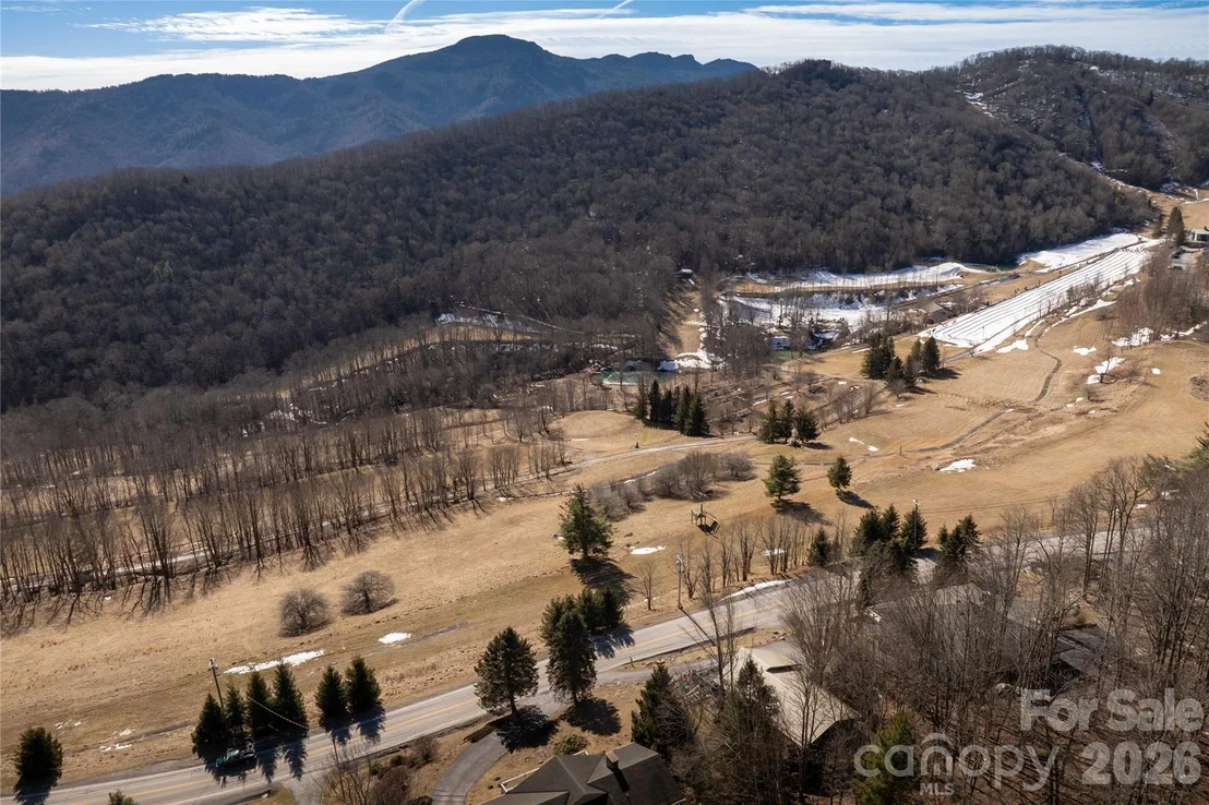 Photo of 1628 Skyland Drive
