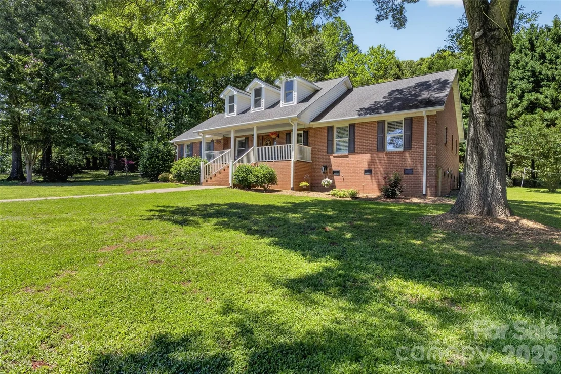 Photo of 8234 Dennis Road