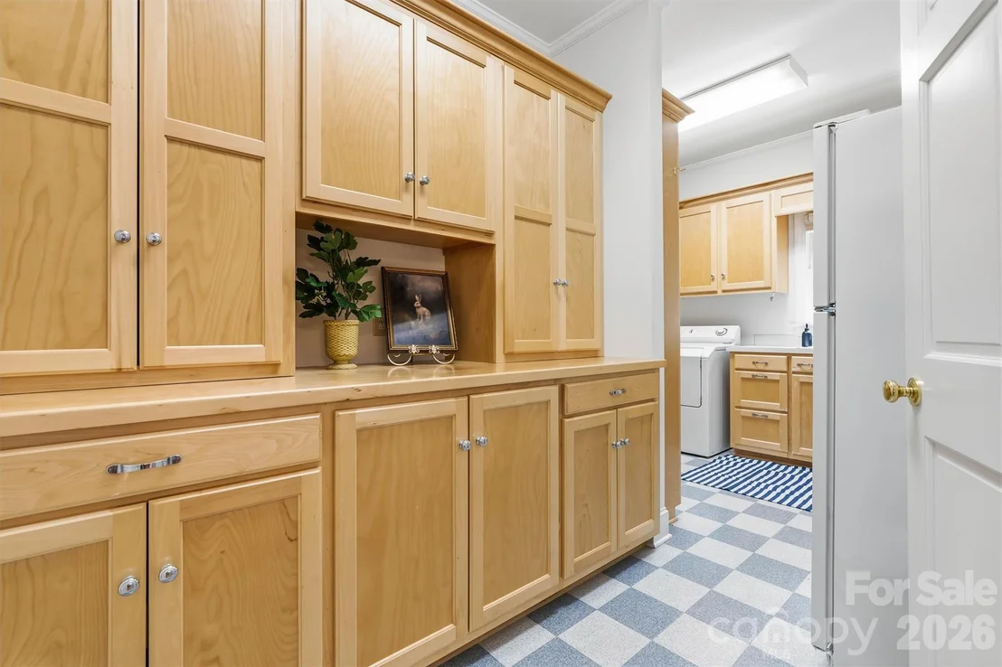 Photo of 675 Heather Drive
