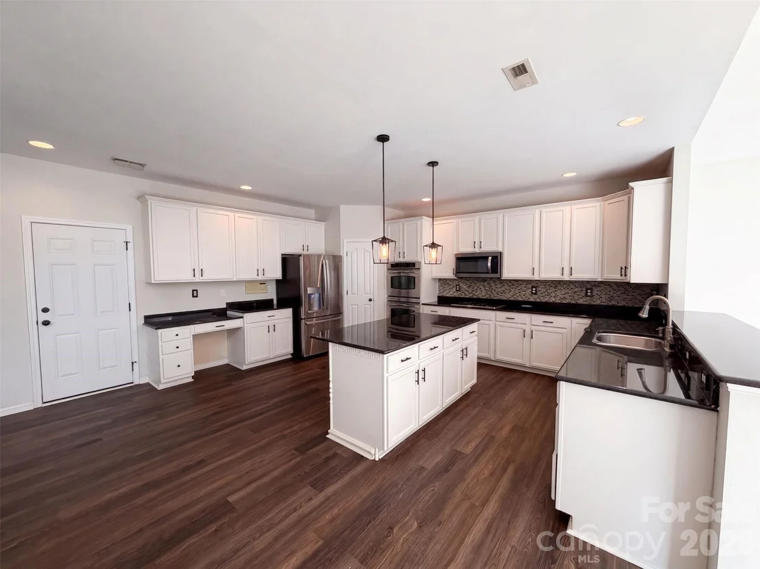 Photo of 821 Pinkney Place