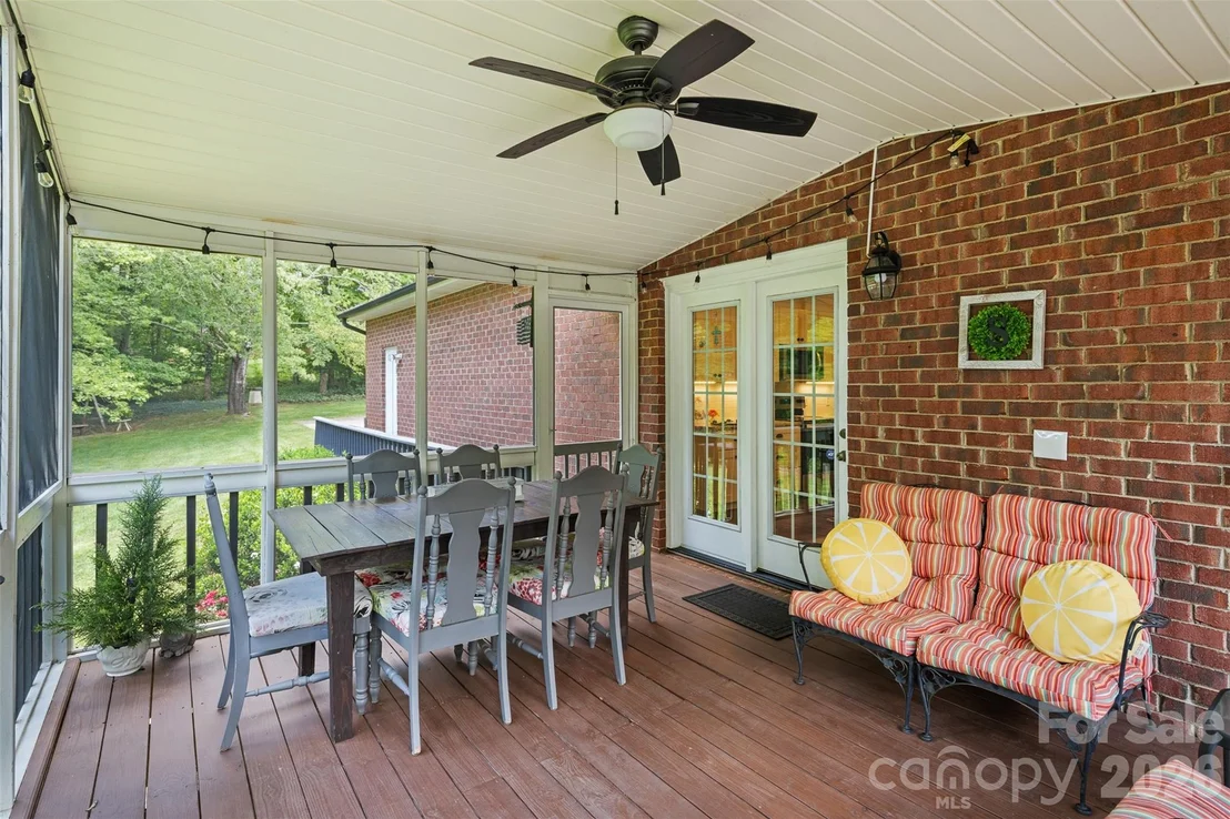 Photo of 1413 Windemere Lane