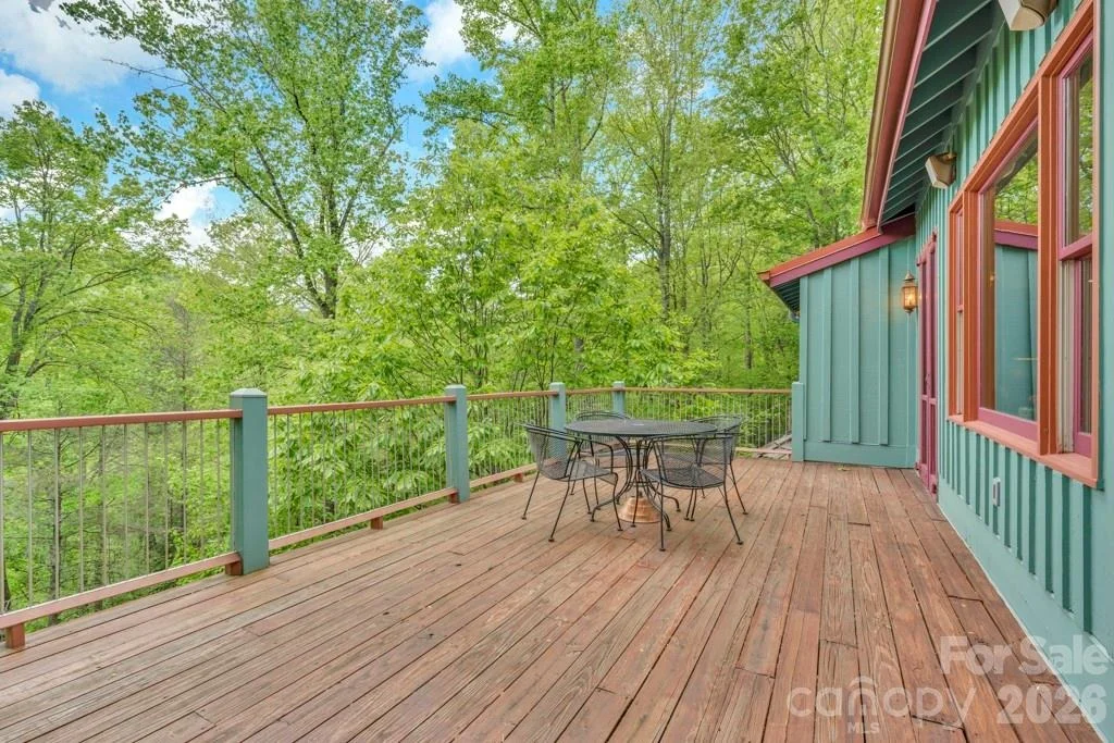 Photo of 1590 Shulls Mill Road