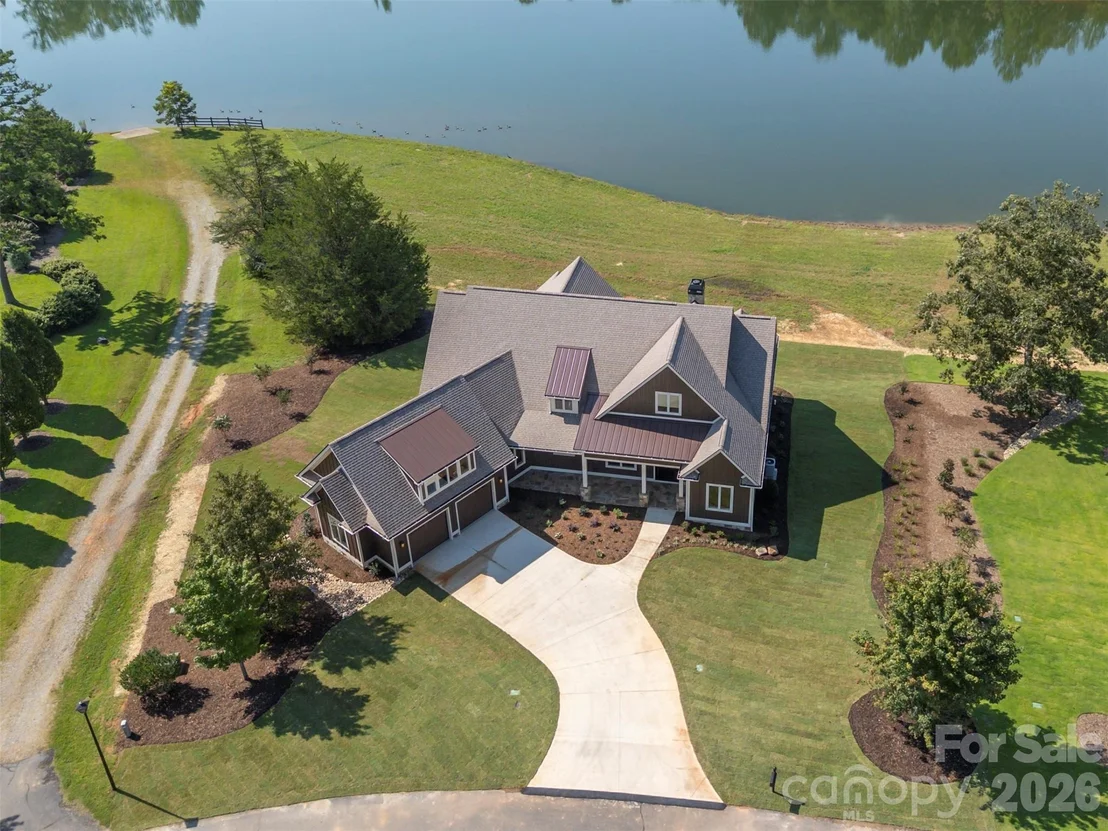 Photo of 978 Mapleton Lane