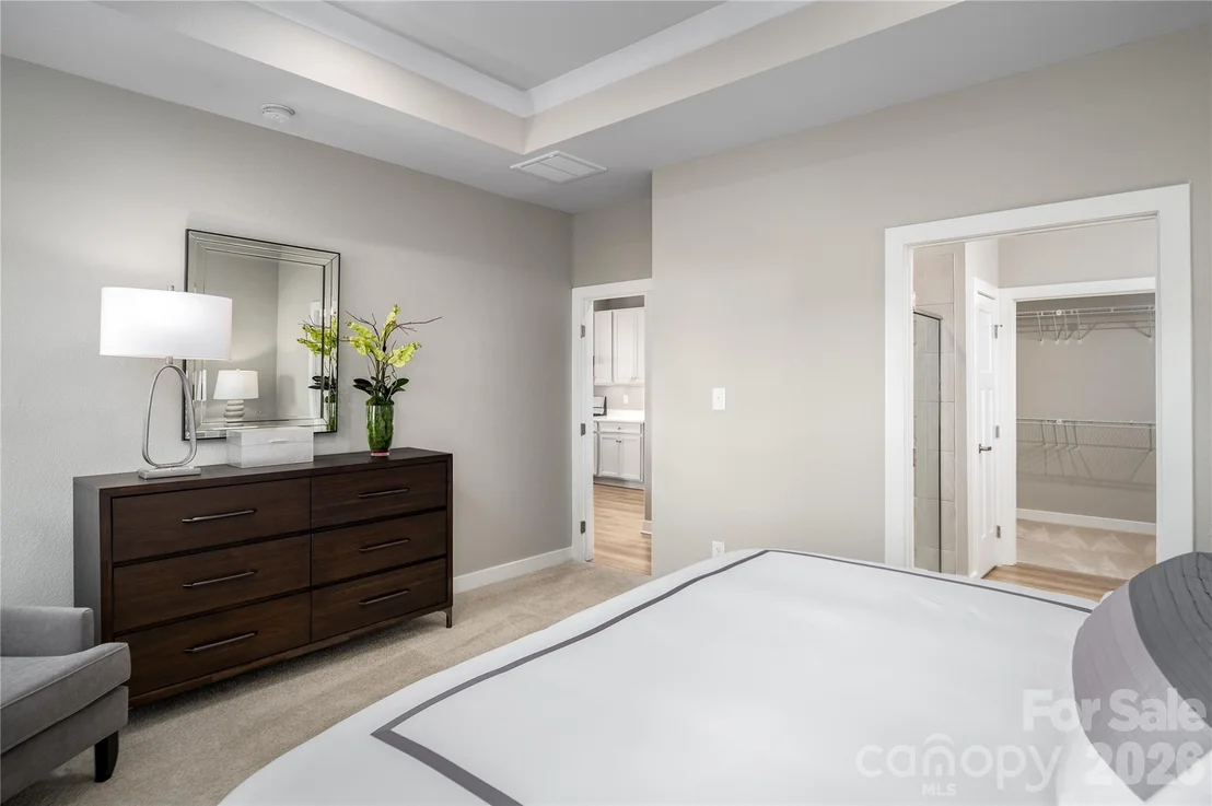 Photo of 925 Heathway Drive