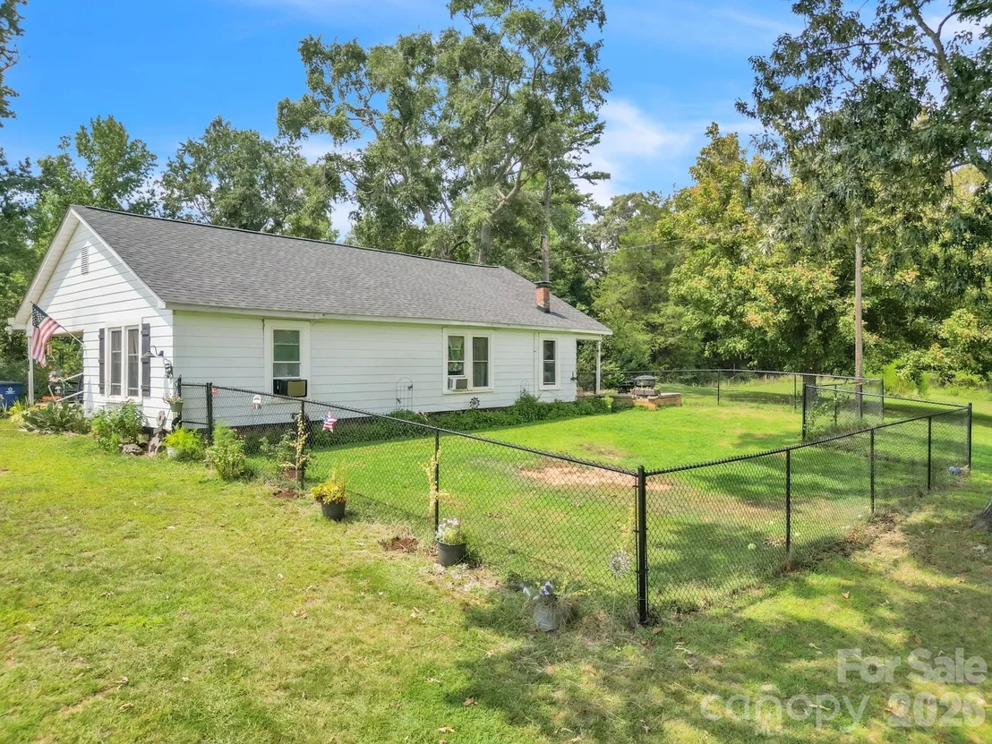 Photo of 140 Painter Road