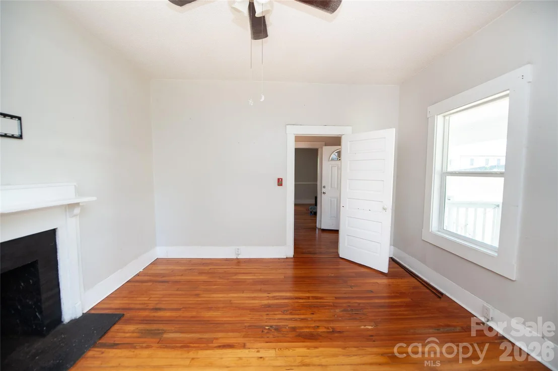 Photo of 128 Fleming Avenue