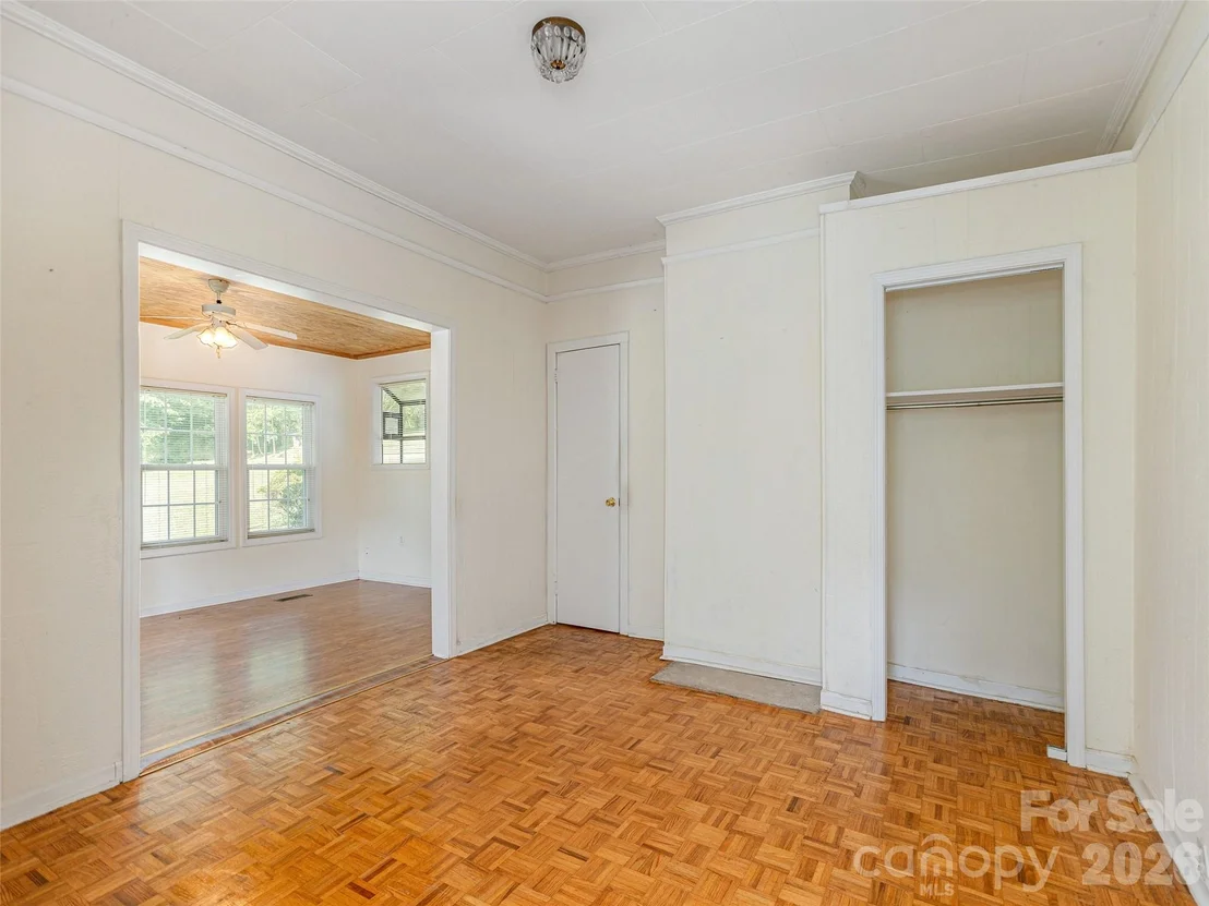Photo of 34 Lockhart Road