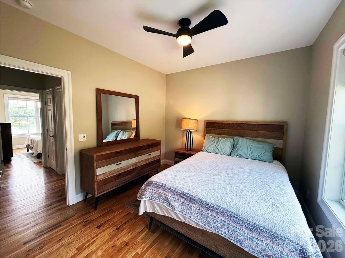 Photo of 490 Mapleton Lane