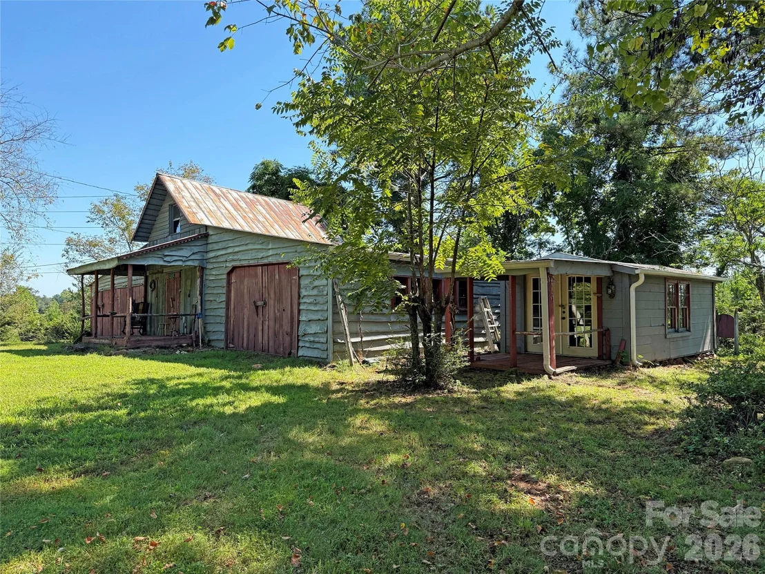 Photo of 2125 Whiteside Road