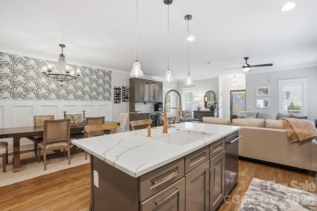 Photo of 2501 Marshall Place