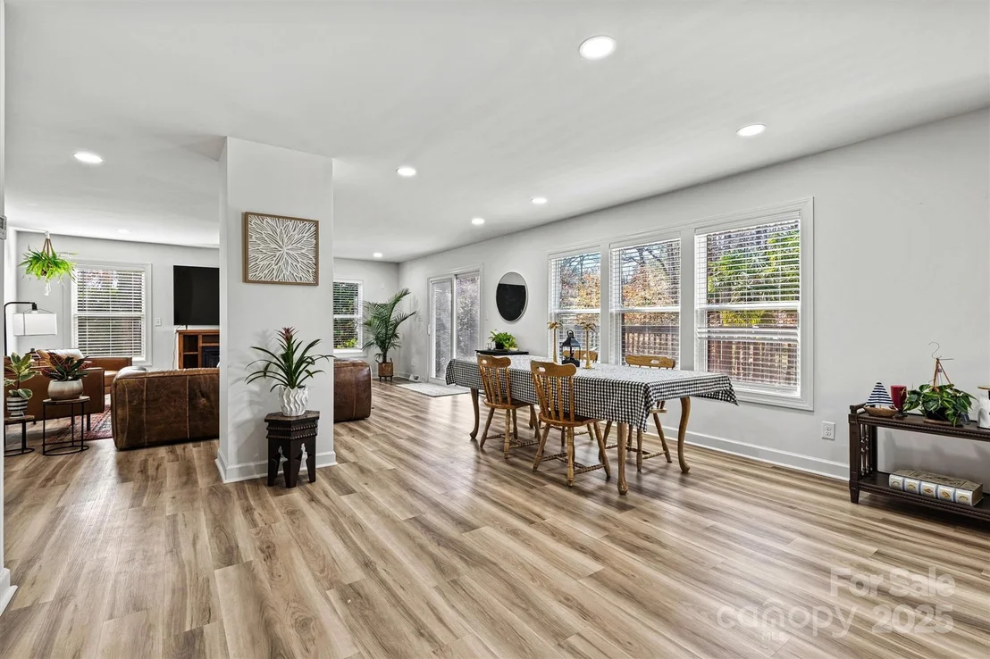 Photo of 3995 Burton Lane