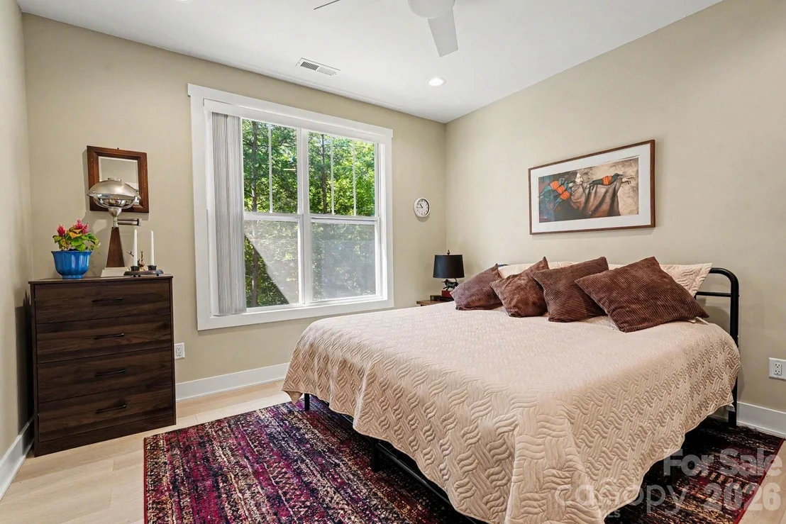 Photo of 1241 Hayes Road