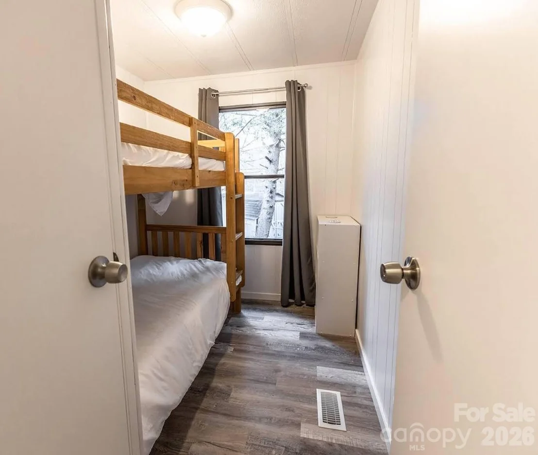 Photo of 101 6th Street