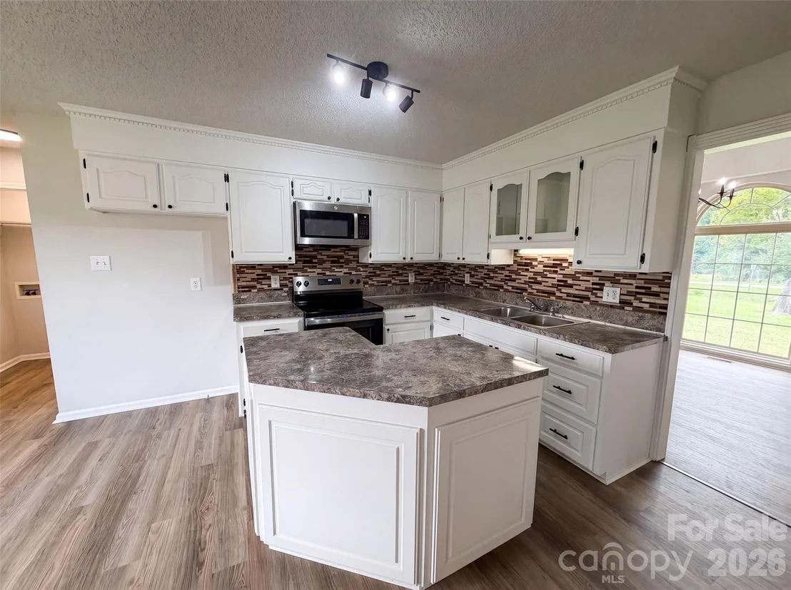 Photo of 972 Darby Road