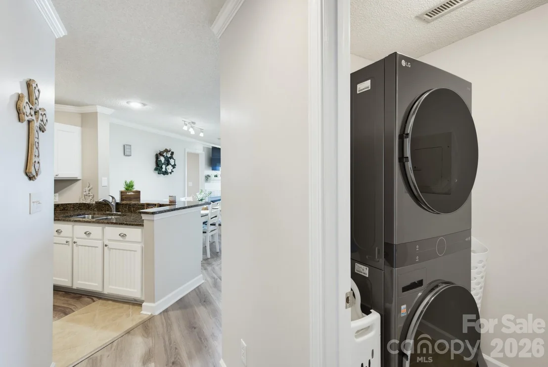 Photo of 1338 Torrence Circle