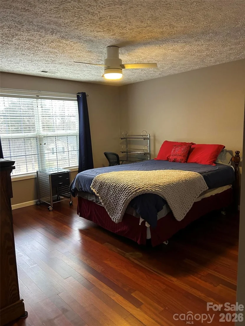 Photo of 323 Swamp Fox Drive