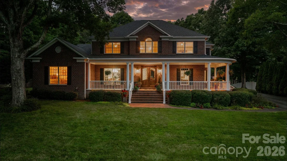 Photo of 3740 Pinecrest Drive NE