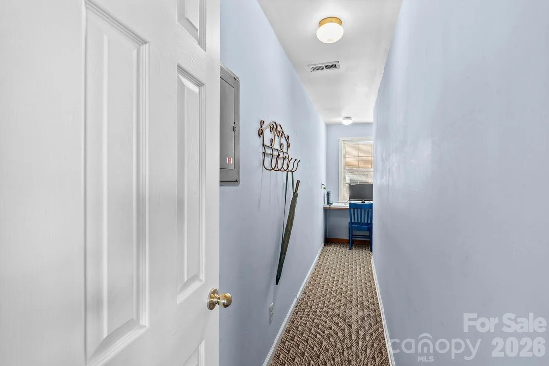 Photo of 5075 Lakeview Drive