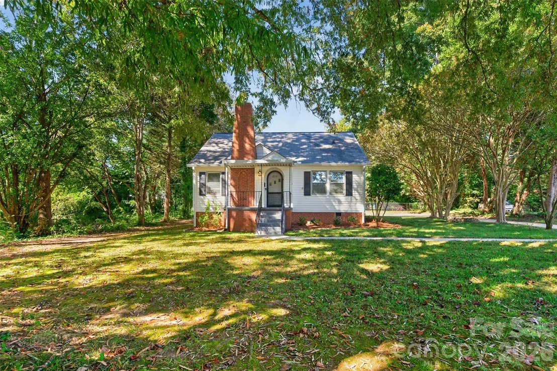 Photo of 1829 3rd Street NE