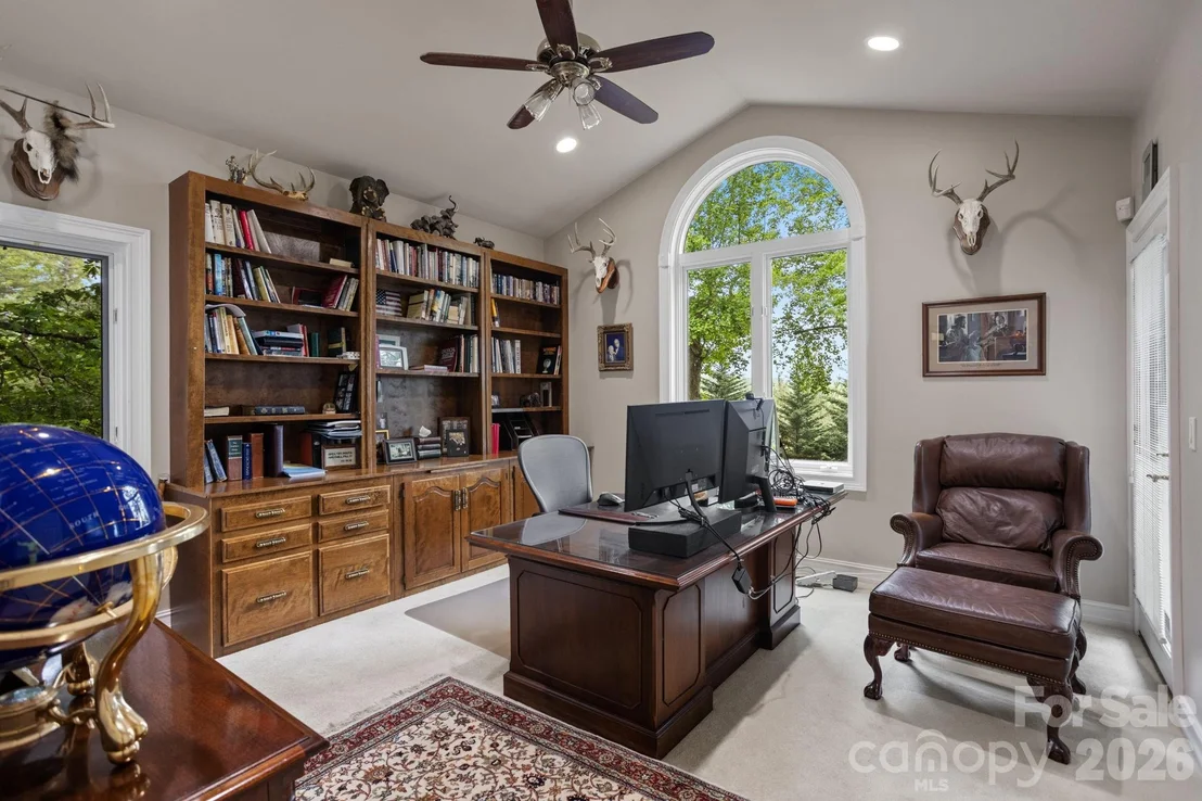 Photo of 209 Pineholt Lane
