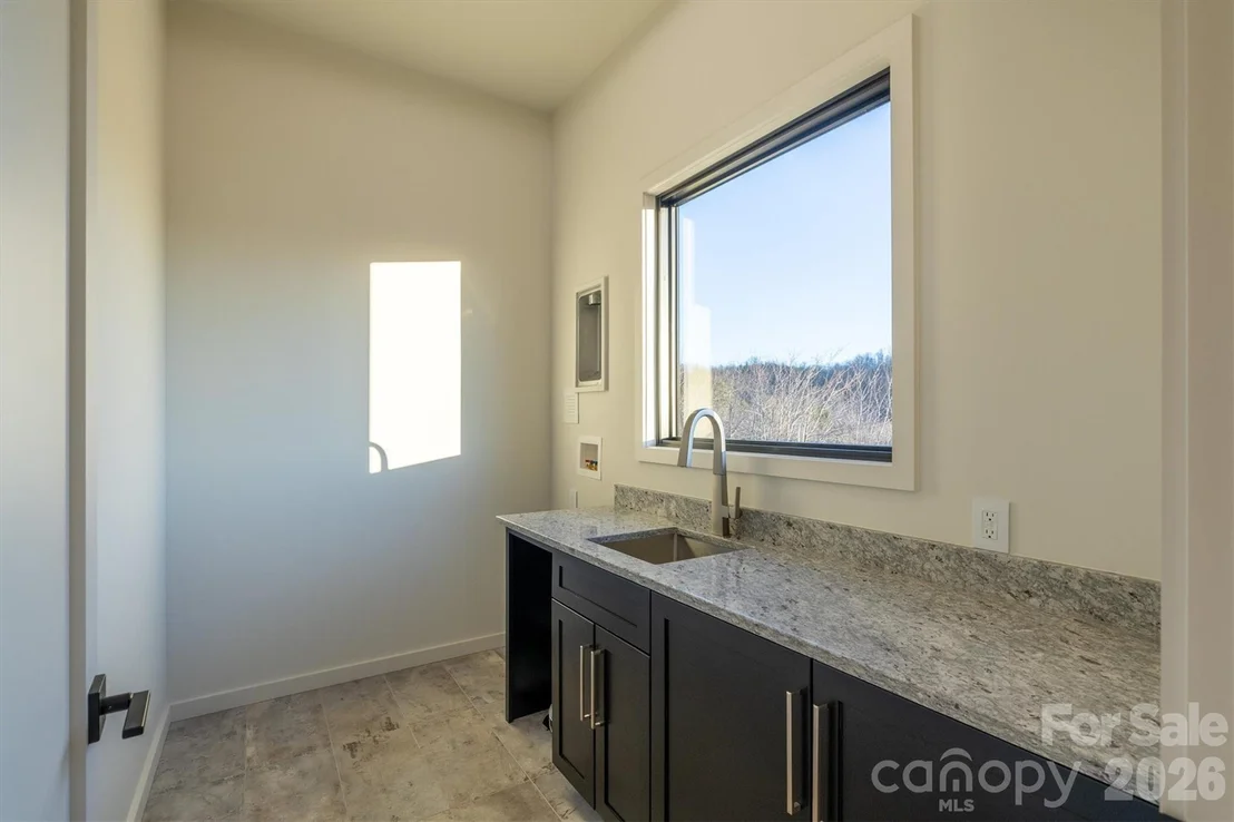 Photo of 463 Summit Trail